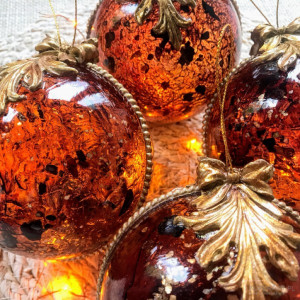 572,Boże Narodzenie-komplet 3 bombek z efektem bursztynu