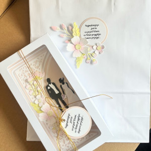 647,Kartka w pudełku na ślub z torebką -Młoda Para