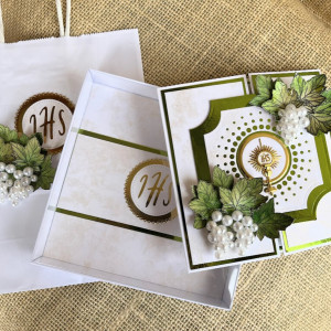 663,komunia - kartka w pudełku w komplecie z torebką