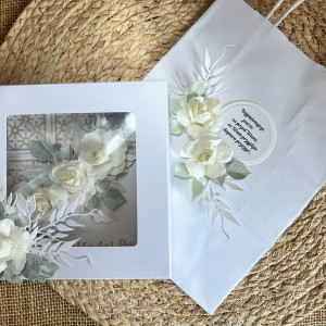 728,W DNIU ŚLUBU KARTKA W PUDEŁKU