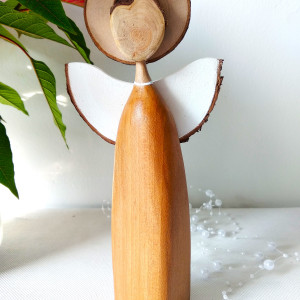 Anioł bukowy - prezent na każdą okazję.