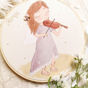 anioł grający na skrzypcach, pamiątka I Komunii dziewczynka