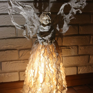 Anioł Lampka – Unikatowe Rękodzieło z Powertexu