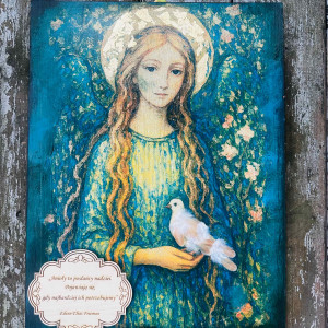 Anioł na desce 30 x 42 cm – z gołębiem i przesłaniem serca, życzenia