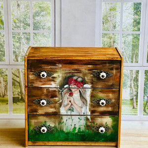Artystyczna komoda z motywem anioła rustykalny klimat, do salonu