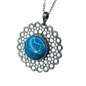 Ażurowy wisiorek ze srebrnej koronki a1044