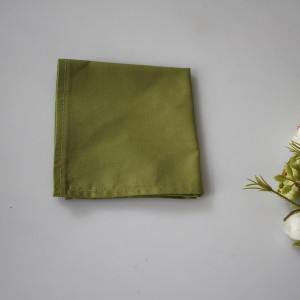 Bawełniana matowa poszetka wypustka butonierka oliwka