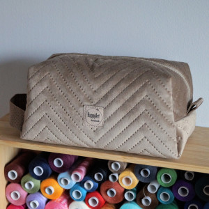 beżowa kosmetyczka M