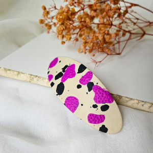 Beżowa spinka z fuksją