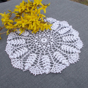 Biała mała serwetka 22cm do koszyczka