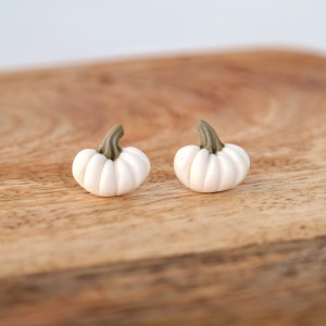 Białe dynie – minimalistyczne kolczyki sztyfty na jesień i Halloween