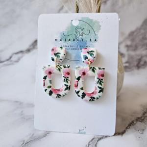 Białe kwiatowe kolczyki