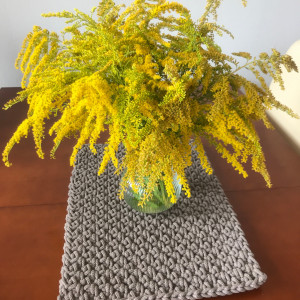 Bieżnik ręcznie robiony,obrus na stół mech .