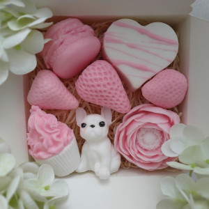 Box mydeł z pieskiem II