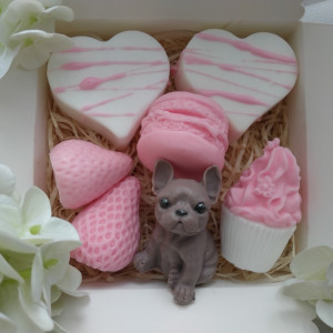 Box mydeł z pieskiem III