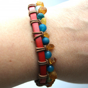 Bransoleta BURSZTYN, JADEIT i rzemień dł. 20,5 cm