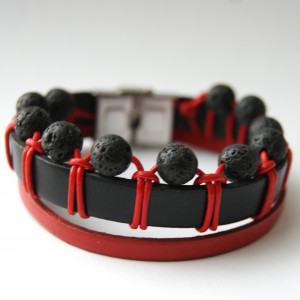 Bransoleta czarny i czerwony rzemień, lawa wulkaniczna. dł. 20 cm