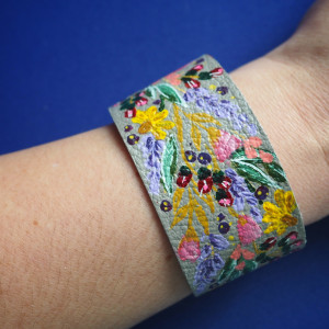 Bransoleta skórzana ręcznie malowana LAWENDA