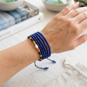 Bransoletka Boho z Naturalną Muszlą i Lapis Lazuli Koraliki Szklane