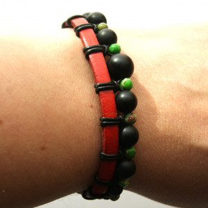 Bransoletka czerwony rzemień, lawa wulkaniczna, jaspis. dł. 21 cm