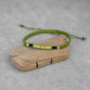 Bransoletka męska makramowa z koralikami - zielona