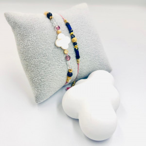 BRANSOLETKA RĘCZNIE ROBIONA Z NATURALNYCH KAMIENI NA JEDWABNEJ NITCE