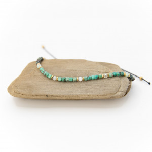 Bransoletka z chryzokolą, na sznureczku