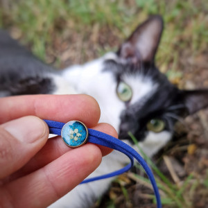 Bransoletka  z kwiatkiem czarnego bzu na prezent