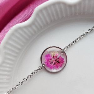 Bransoletka z różową gipsówką