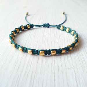 Bransoletka ze sznurka z koralikami makrama