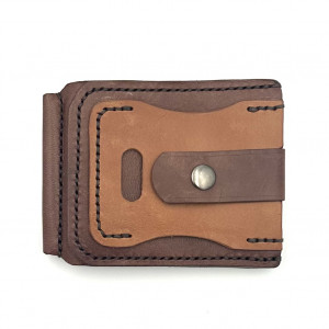 Brązowy portfel ręcznie uszyty zapinany na klips ze skóry.