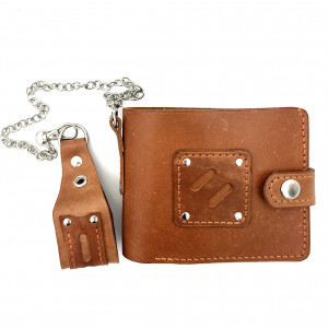 Brązowy portfel skórzany na bilon ręcznie uszyty z łańcuszkiem.