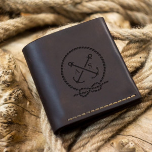 Brązowy portfel z kieszenią na bilon od Luniko