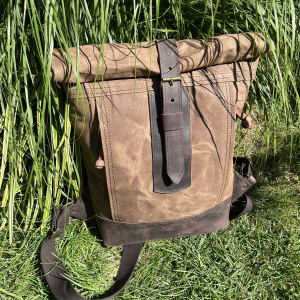 Brązowy rolowany plecak z bawełny woskowanej i skóry Vintage.