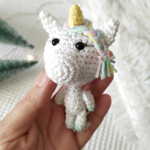 breloczek do kluczy jednorożec