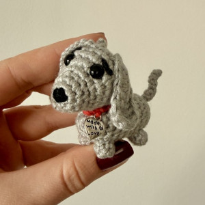 Brelok jamnik szary piesek zawieszka