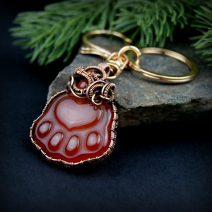 Brelok z karneolem - dla miłośników psów i kotów