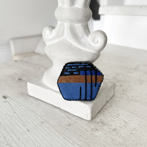 Broszka INDYGO 4 abstrakcyjna kompozycja przypinka