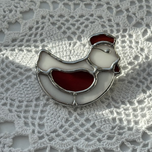 Broszka witrażowa "Kurka" w stylu rustykalnym