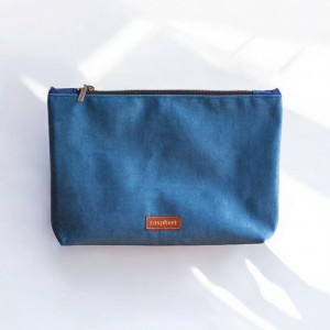 Brudnoniebieska welurowa kosmetyczka podróżna