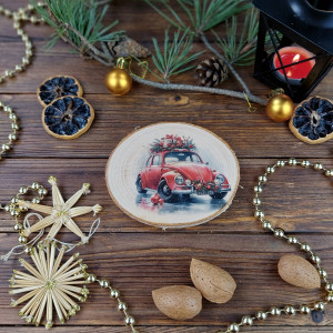 Brzozowa podkładka pod kubek, świąteczna zawieszka - samochód