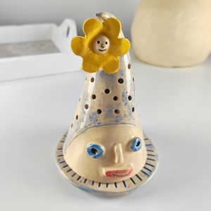 Ceramiczny lampion z kwiatkiem na tealight