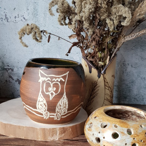 Ceramiczny wazon z sową