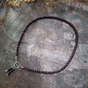 Choker granat toggle