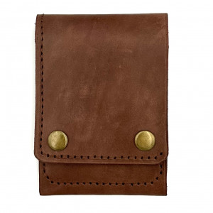 Ciemno brązowy portfel skórzany na karty ręcznie uszyty.