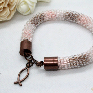 cieniowana brązowa bransoletka ze szklanych koralików