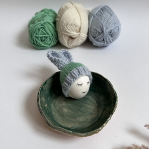 Czapeczka z uszami zająca na jajka wielkanocne (nieb-ziel)- 1 szt.