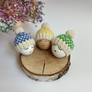Czapeczki z pomponami na jajka wielkanocne - zestaw 3 szt. (Nr 3)