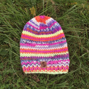 Czapka melanżowa w jaskrawych kolorach