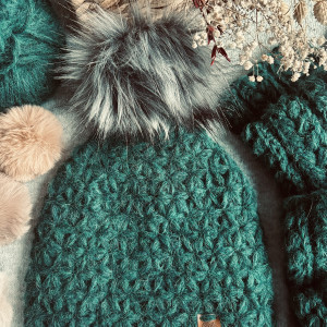 Czapka na szydełku alpaka